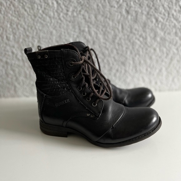 BUNKER Eur 38 Womens 7 Black Lace Up Leather Boots Purple Lining Grunge 90s Funk - Picture 2 of 12